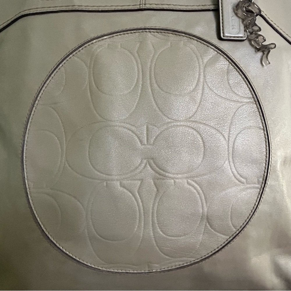 Coach Laura Signature Taupe Leather Tote Shoulder Bag Travel Casual Everyday Bag - Picture 2 of 16